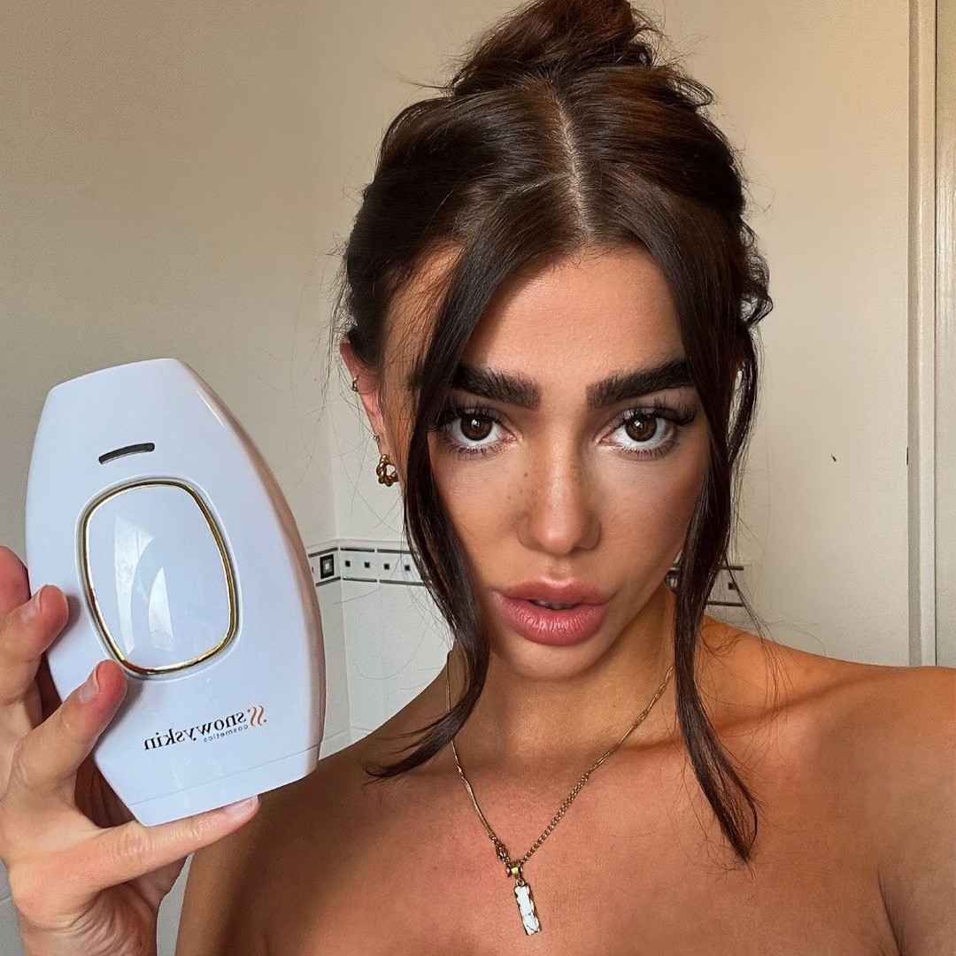 SnowySkin IPL handset lifestyle